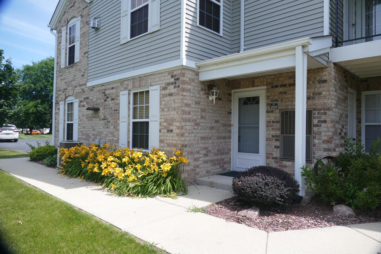 1030 N Sunnyslope Dr #204, Mount Pleasant, WI 53406