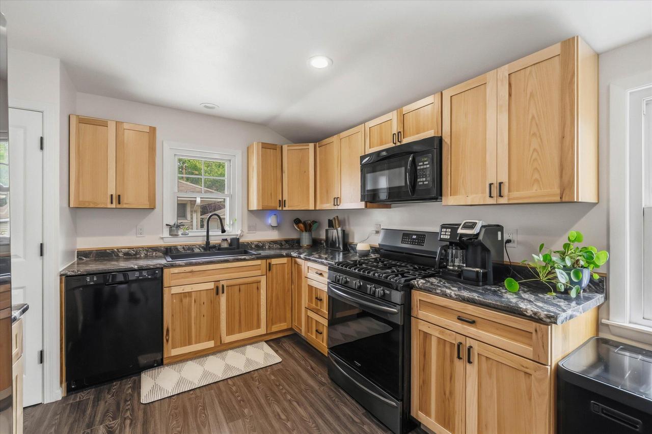 8013 W Waterford Ave, Milwaukee, WI 53220