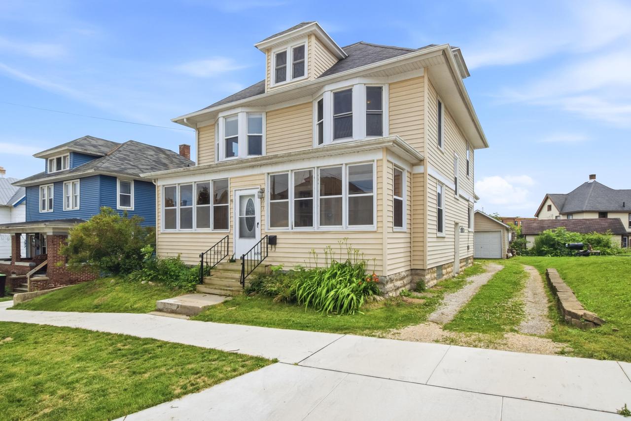 313 Front St, Beaver Dam, WI 53916