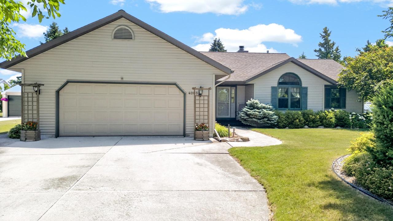 4003 N 52nd St, Sheboygan, WI 53083