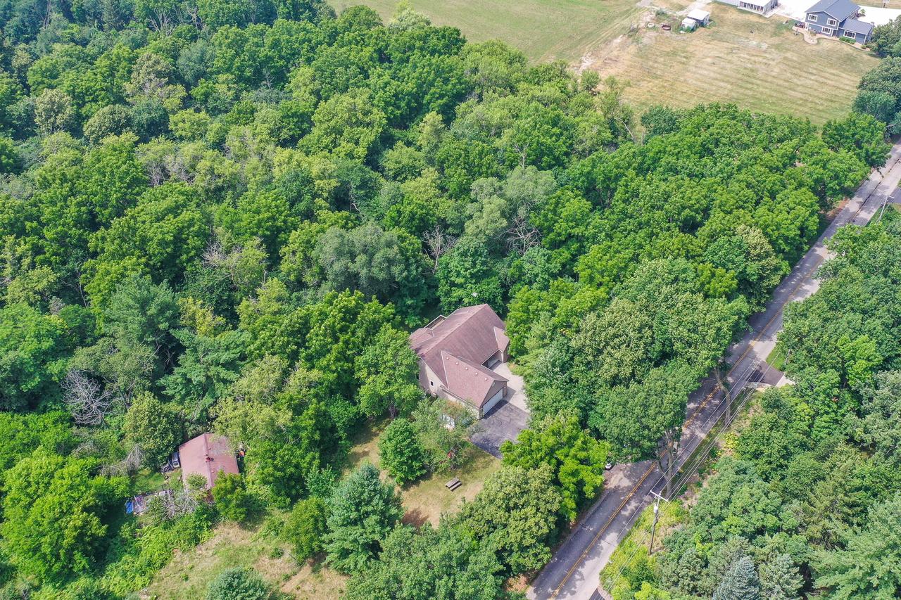 W255S8755 Hi Lo Dr, Vernon, WI 53149