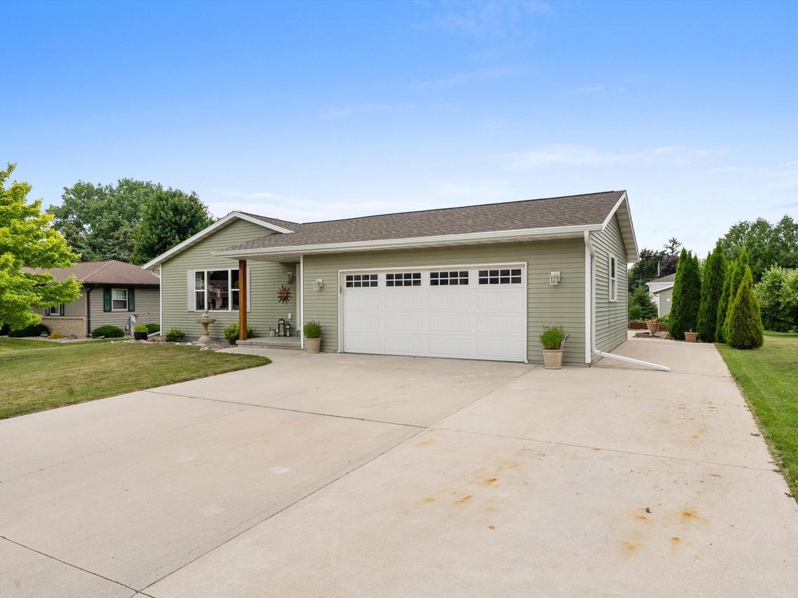 166 Hoover St, Whitelaw, WI 54247