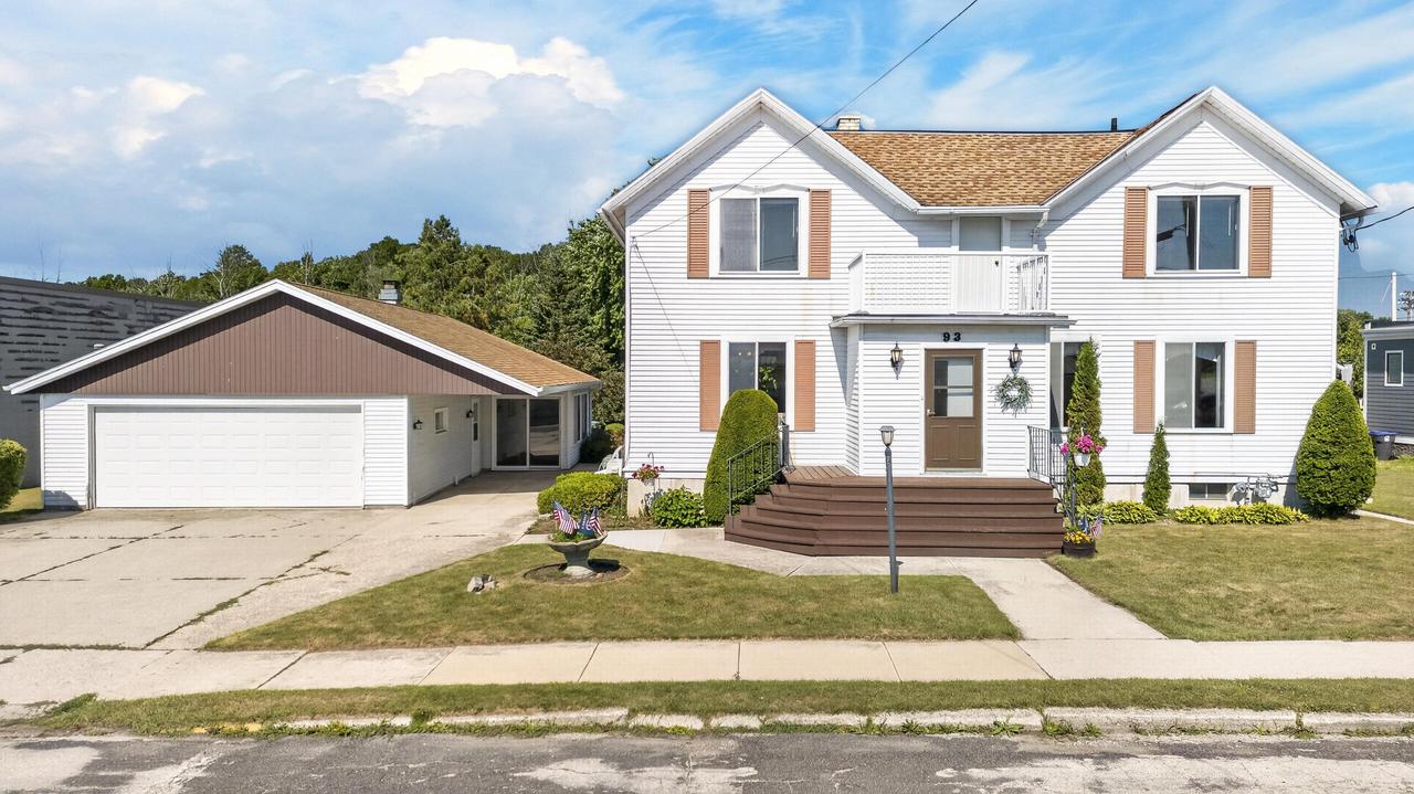 93 Bentert St, Random Lake, WI 53075