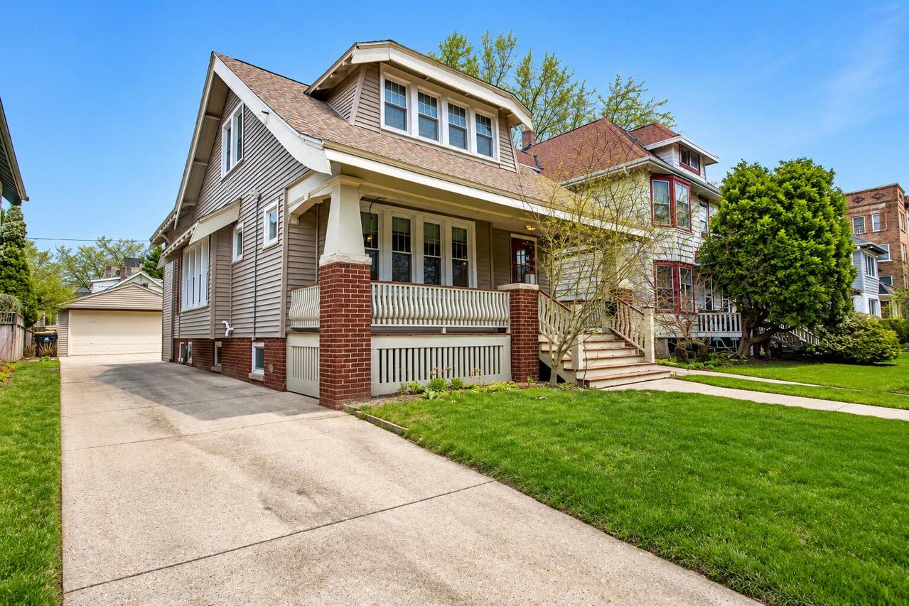 3929 N Maryland Ave, Shorewood, WI 53211