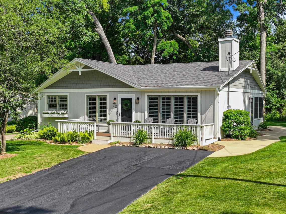 413 Hillcrest Dr, Fontana, WI 53125