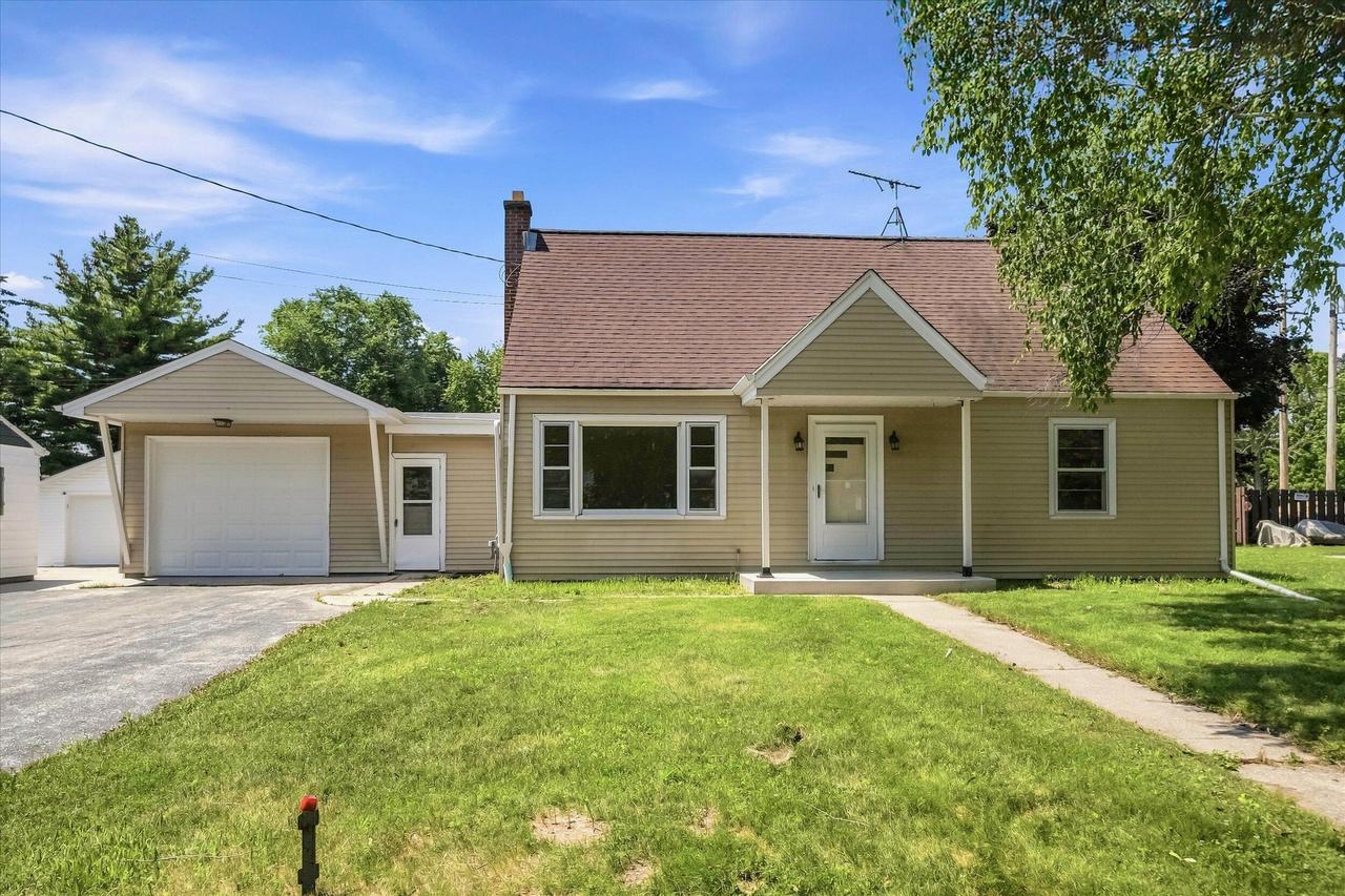1109 11th Ave, Grafton, WI 53024