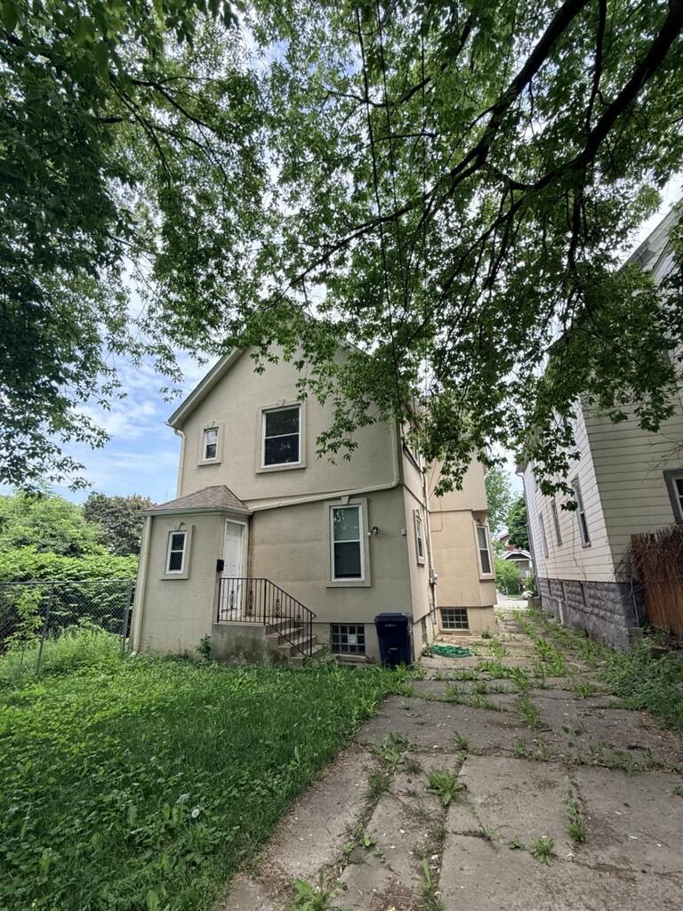 3465 N 1st St, Milwaukee, WI 53212