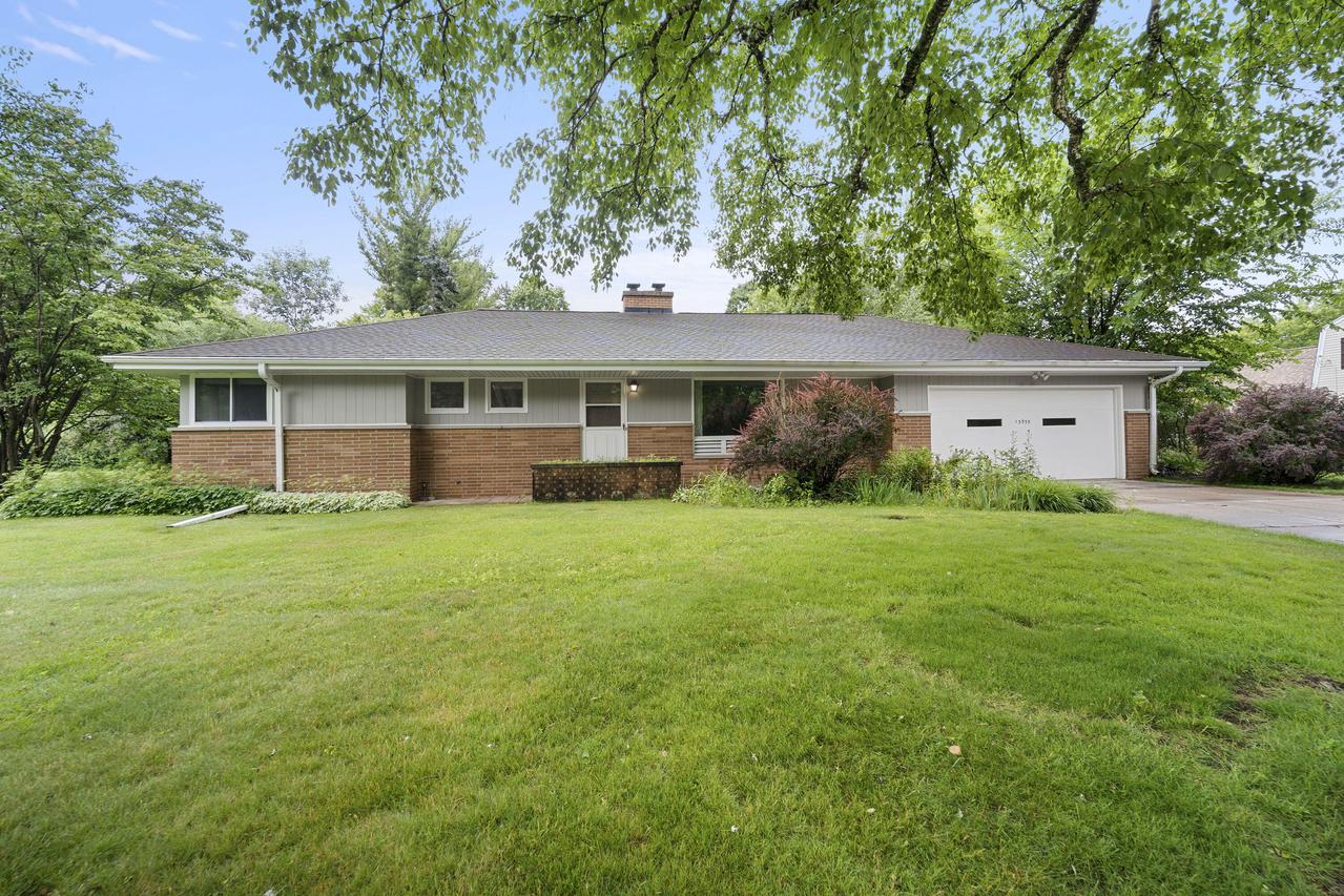 13955 Marcella Ave, Elm Grove, WI 53122