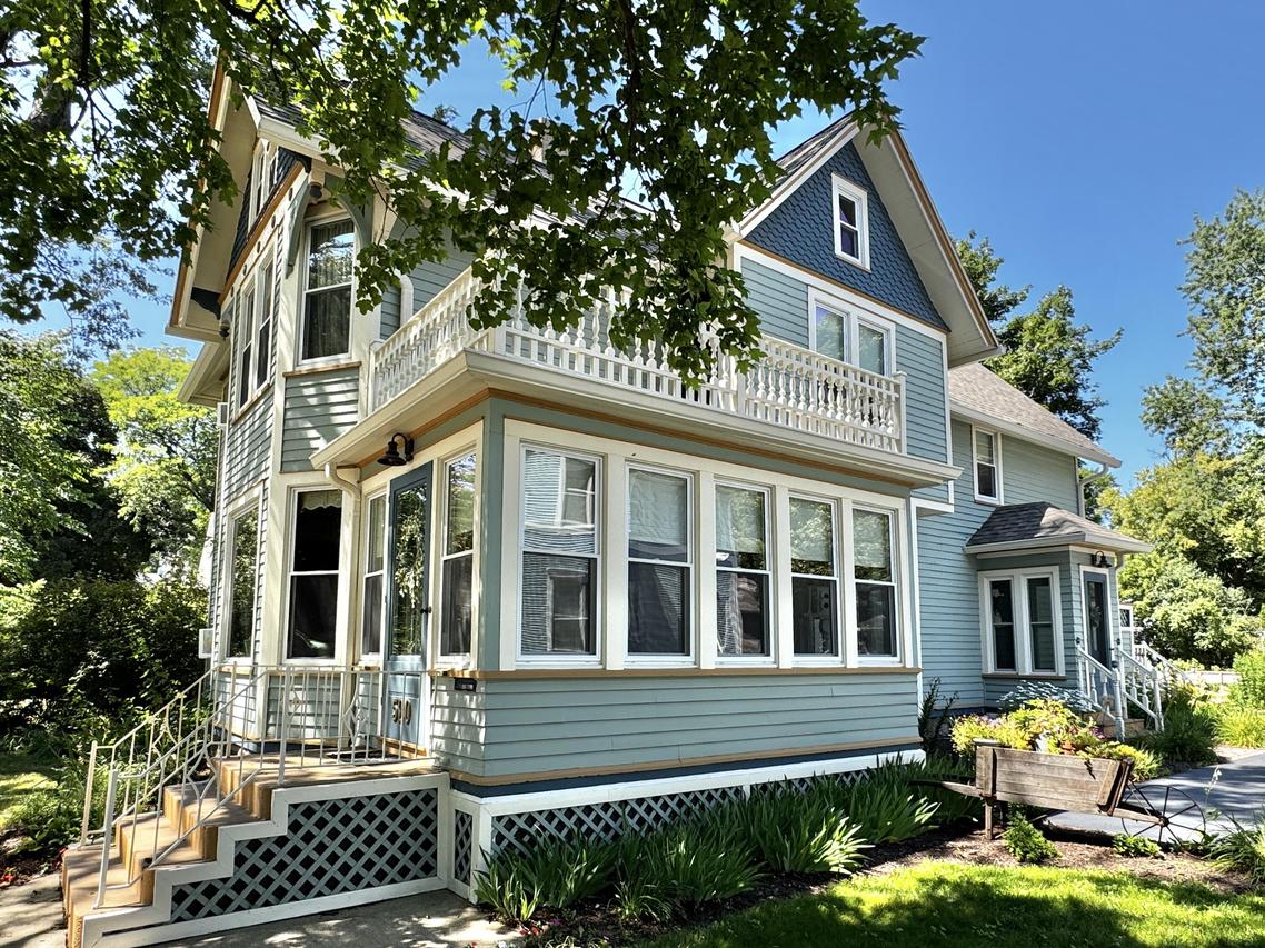 520 W Wisconsin Ave, Oconomowoc, WI 53066