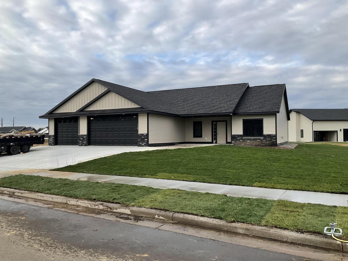 1309 Academy Dr, Holmen, WI 54636