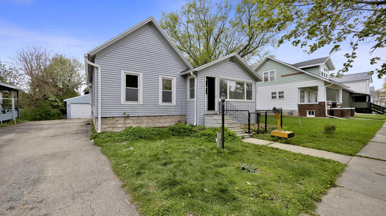 46 8th St, Fond Du Lac, WI 54935