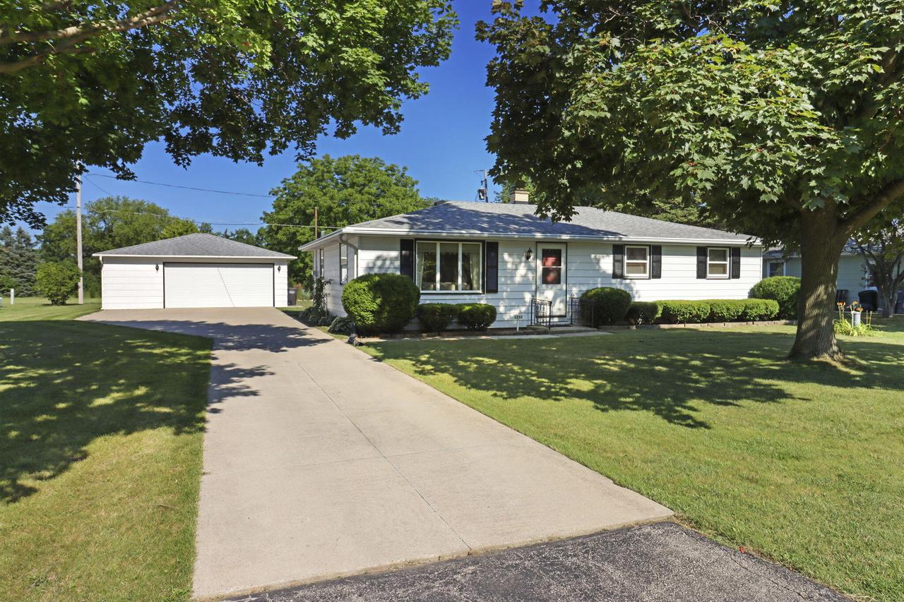 1251 93rd Ave, Somers, WI 53144