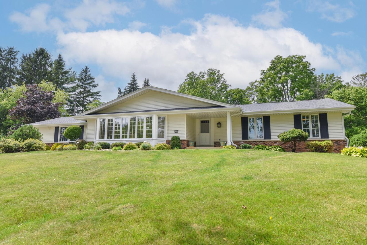 15350 High Knoll, Brookfield, WI 53005