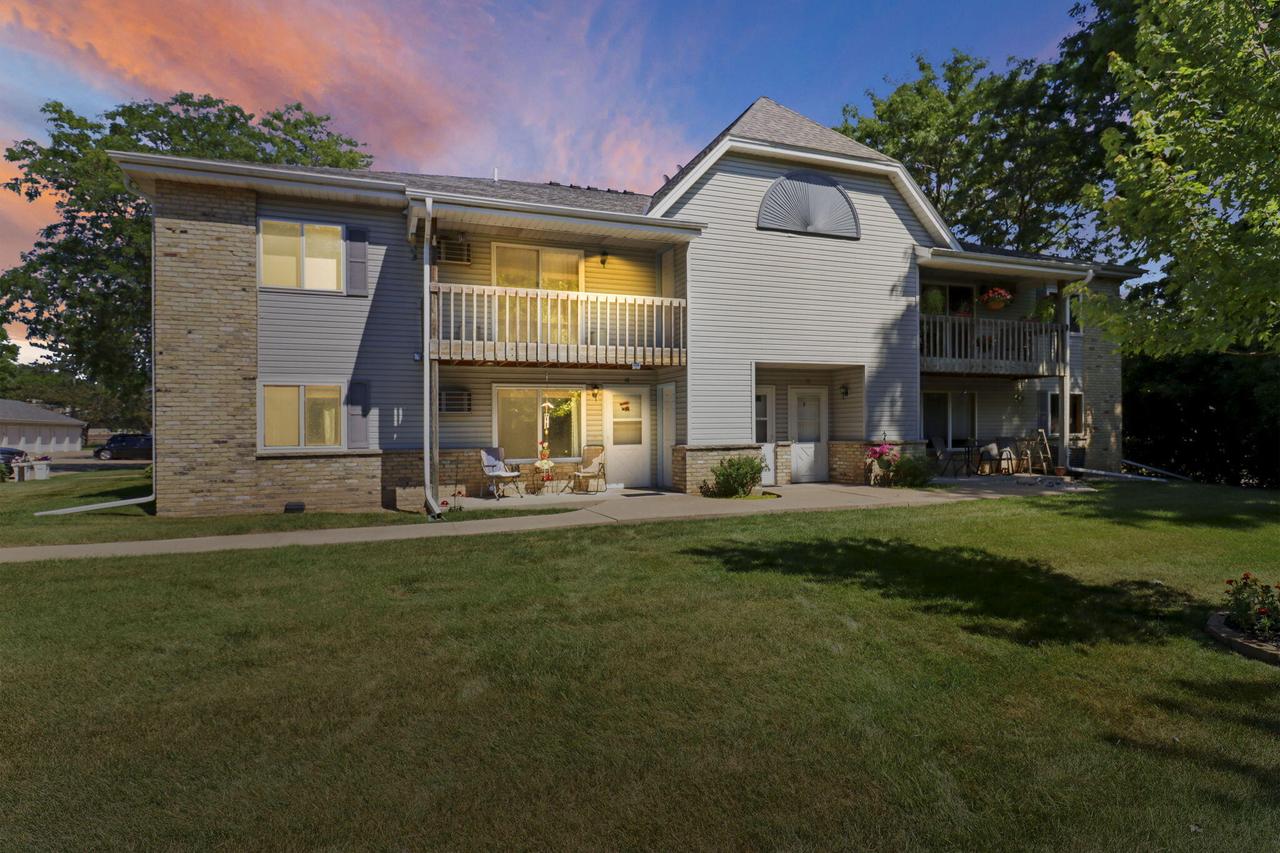 26602 Lilac Ln #16, Norway, WI 53185