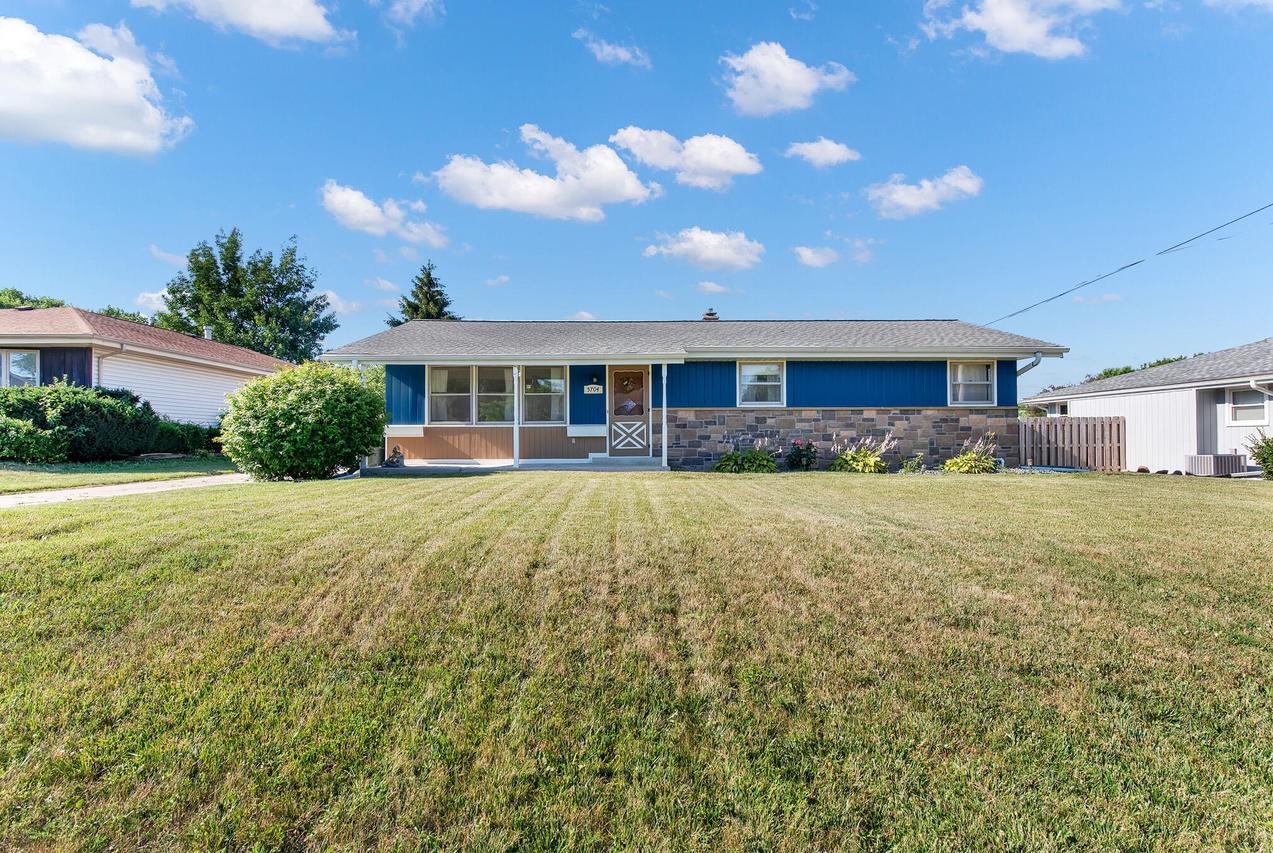 5704 Bradford Ave, Caledonia, WI 53406