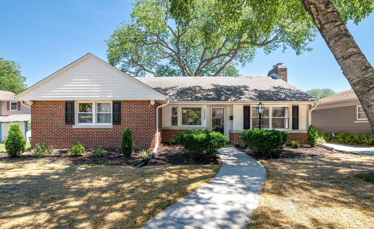 2460 N 95th St, Wauwatosa, WI 53226
