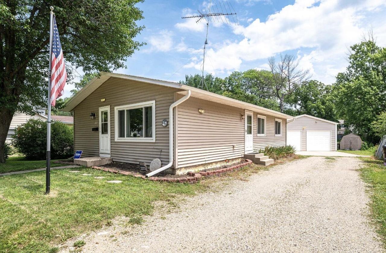 205 N Seventh St, Delavan, WI 53115