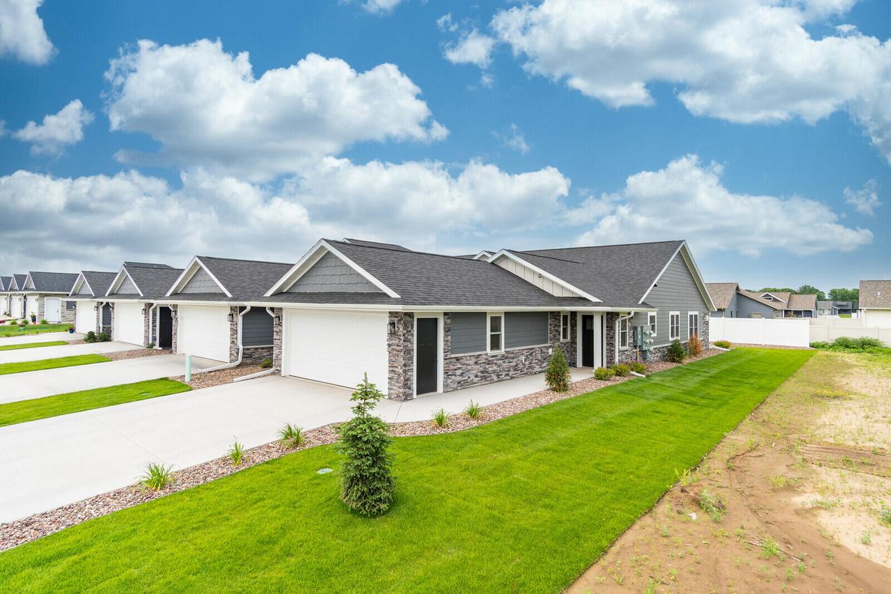 1623 Red Clover St, Holmen, WI 54636