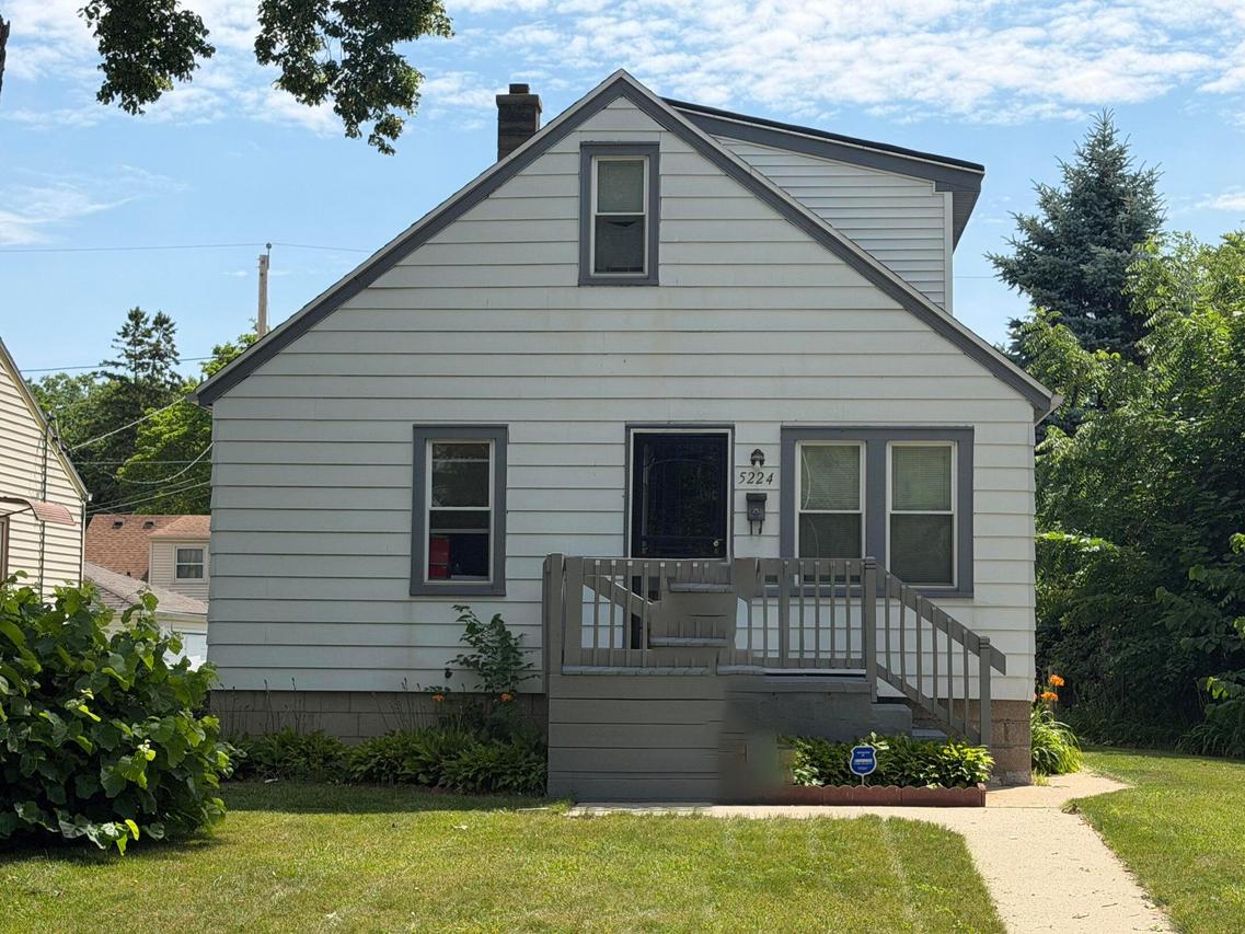 5224 N 47th St, Milwaukee, WI 53218