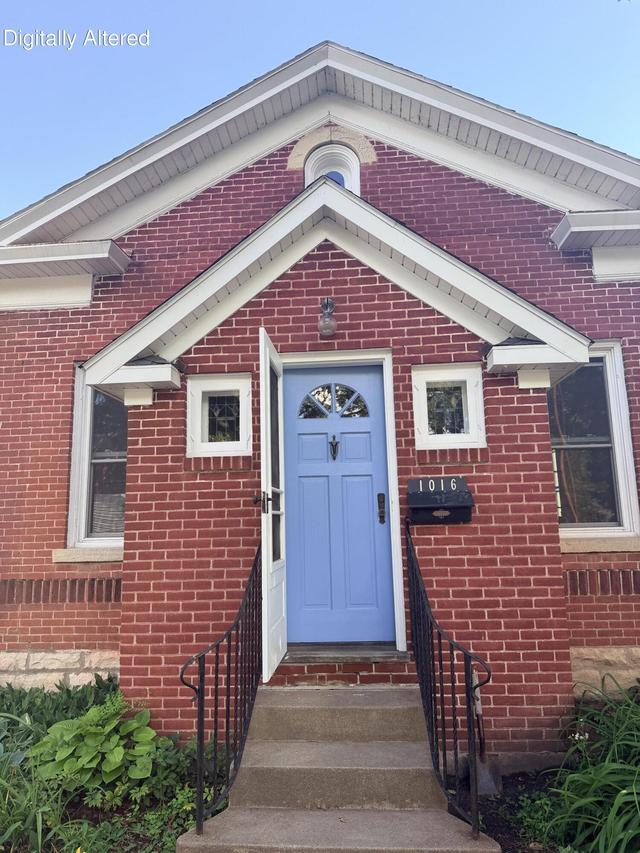 1016 Farnam St, La Crosse, WI 54601