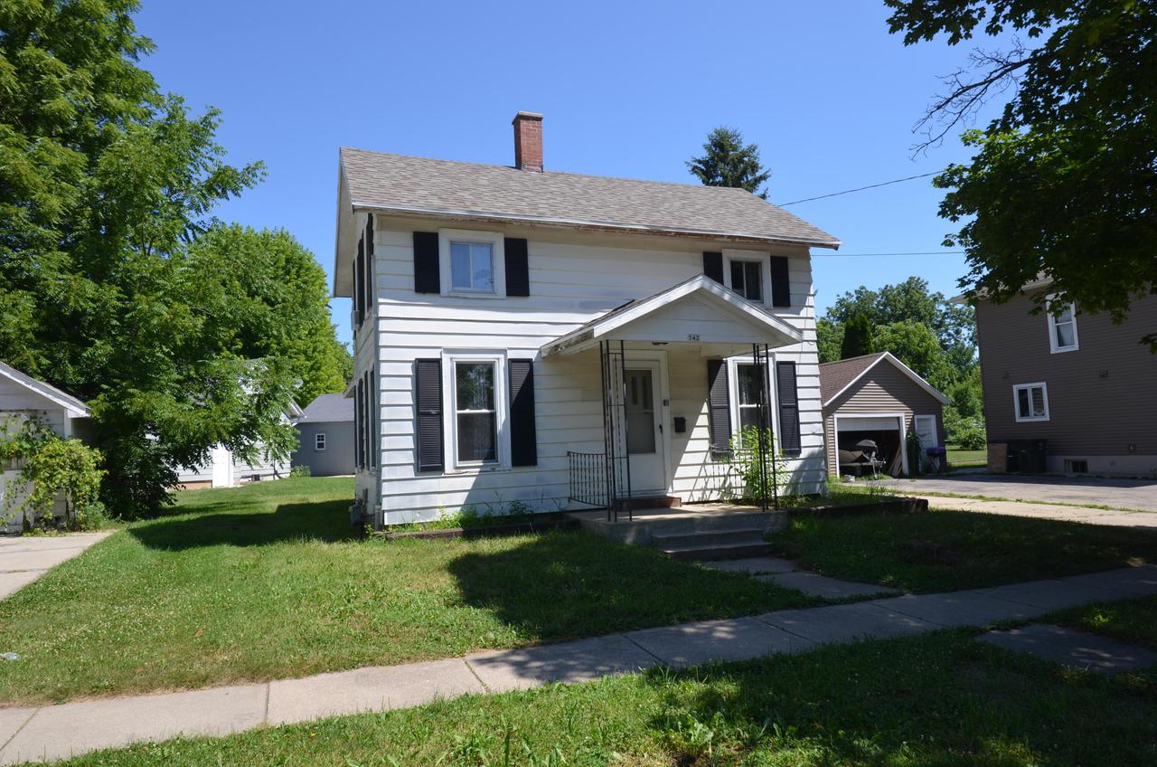 542 W Whitewater St, Whitewater, WI 53190