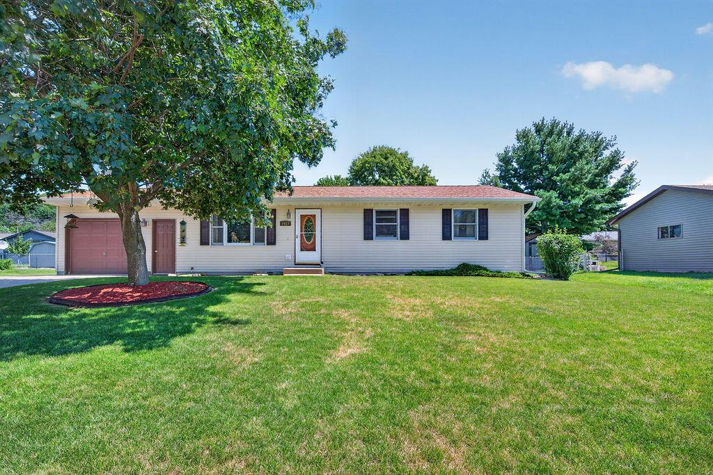 1513 Holley St, Holmen, WI 54636