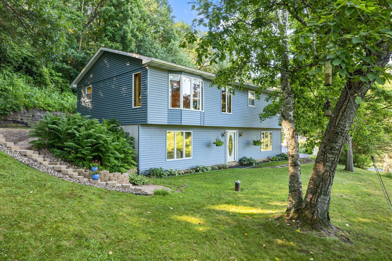 W5751 Koss Rd, Onalaska, WI 54650