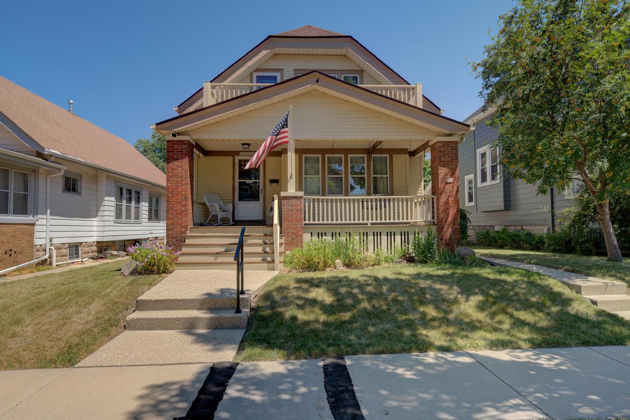 922 S 57th St, West Allis, WI 53214