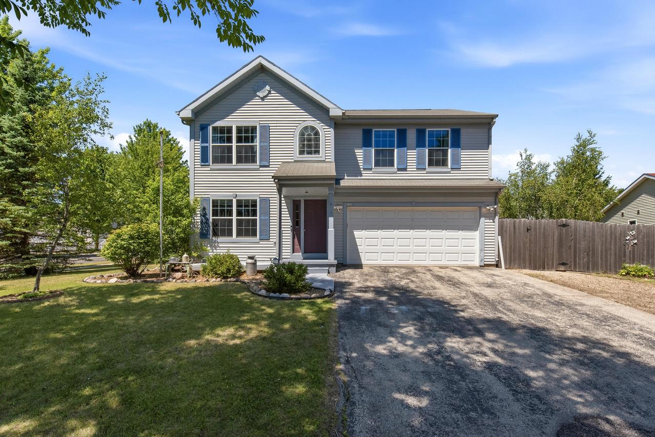 1208 Kennedy Dr, Hartford, WI 53027