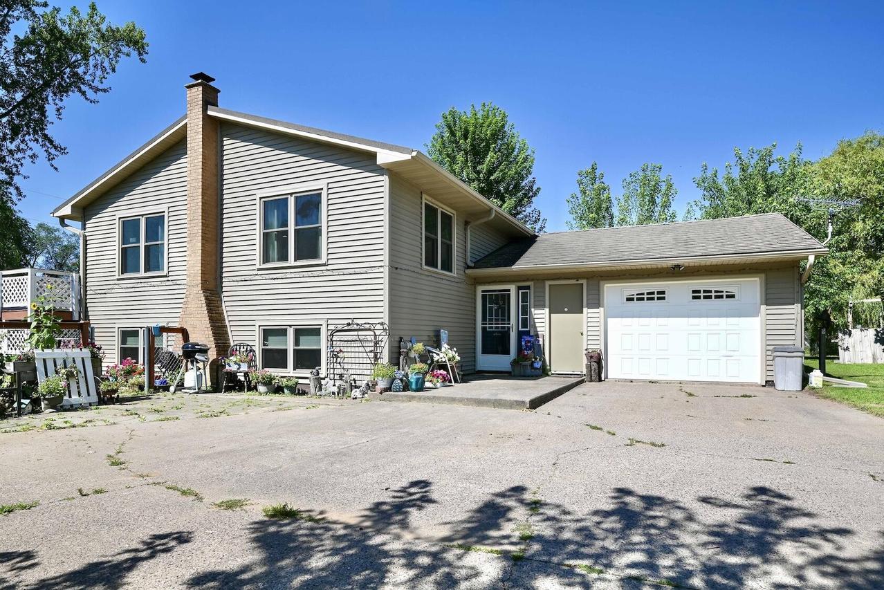49 E 2nd St, Buffalo City, WI 54622