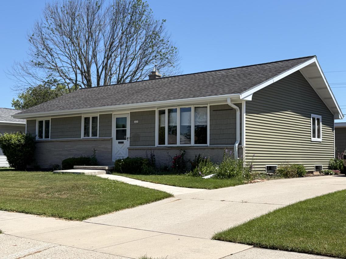 1439 N 10th St, Manitowoc, WI 54220