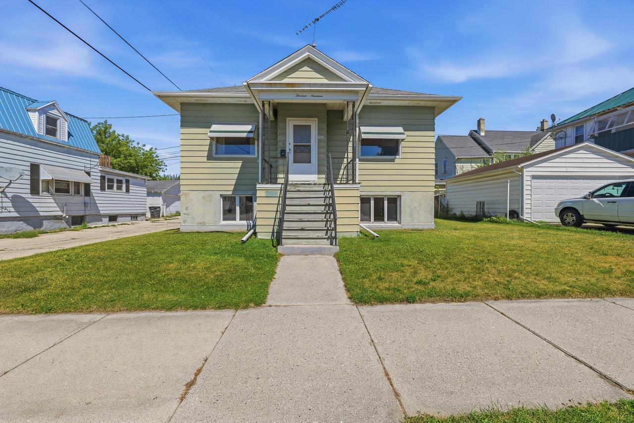 1319 S 12th St, Sheboygan, WI 53081