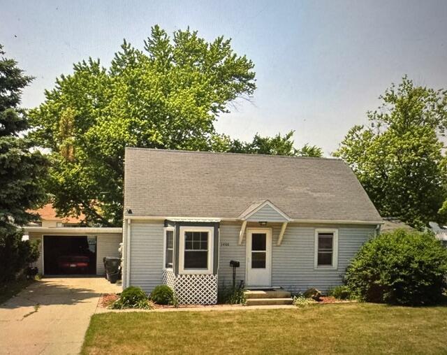 1406 Vine St, Union Grove, WI 53182