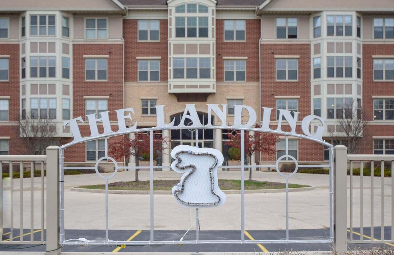 4130 S Lake Dr #278, Saint Francis, WI 53235