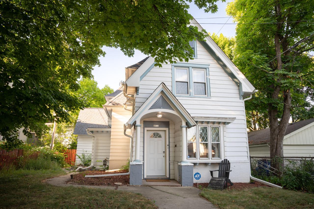 4815 W Galena St, Milwaukee, WI 53208