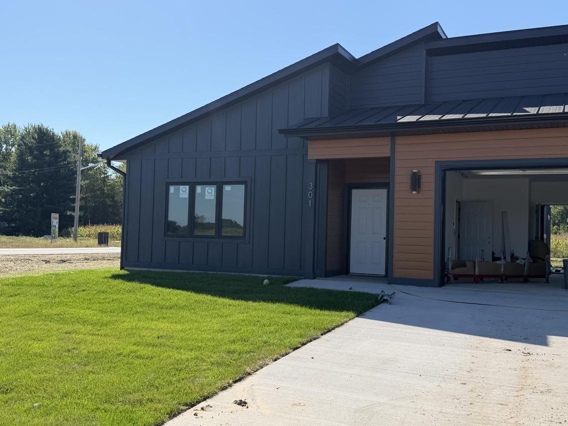 301 Daisy Dr, Rockland, WI 54614