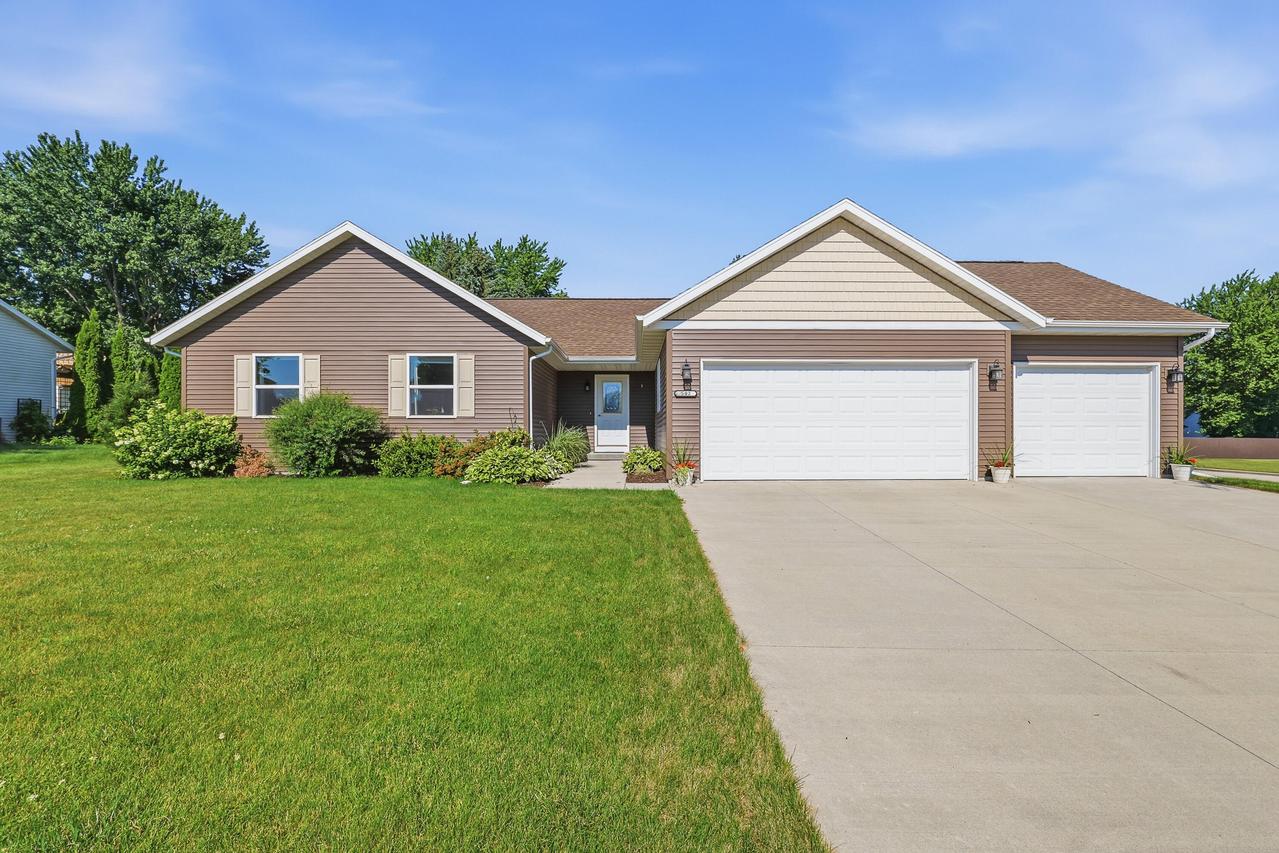502 Leona Way, Oakfield, WI 53065