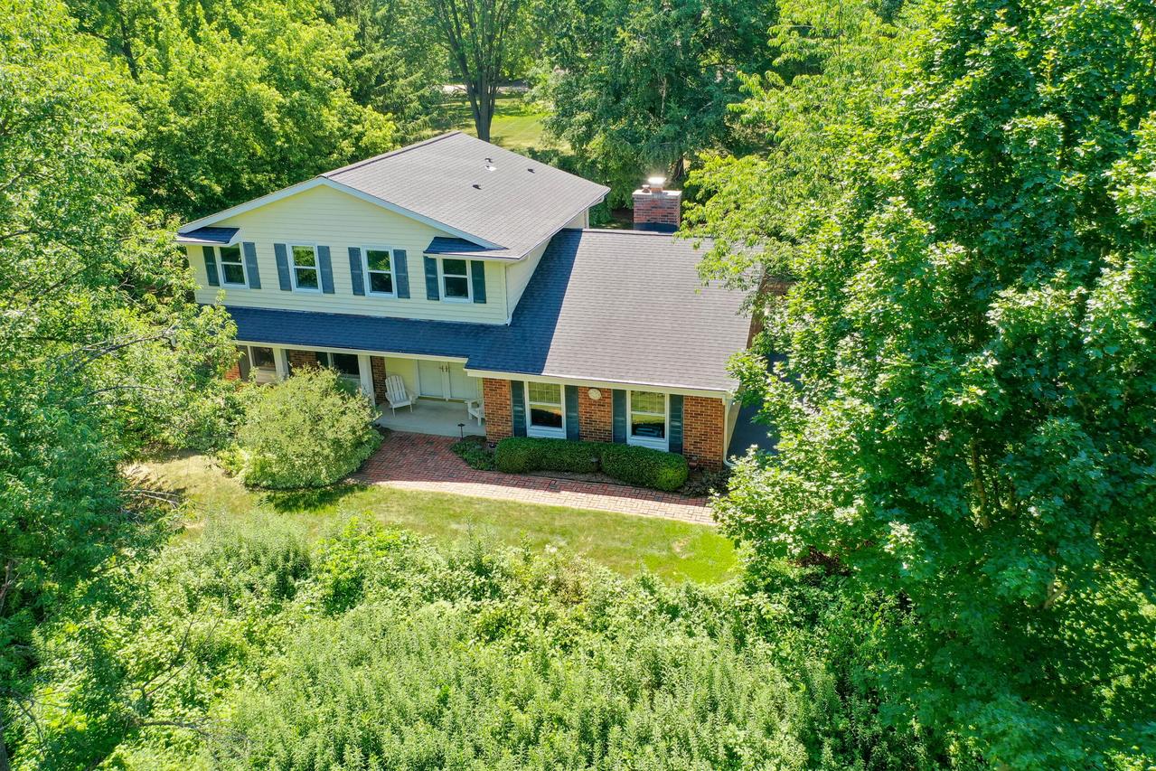W264S7300 Kings Peak Ct, Vernon, WI 53189