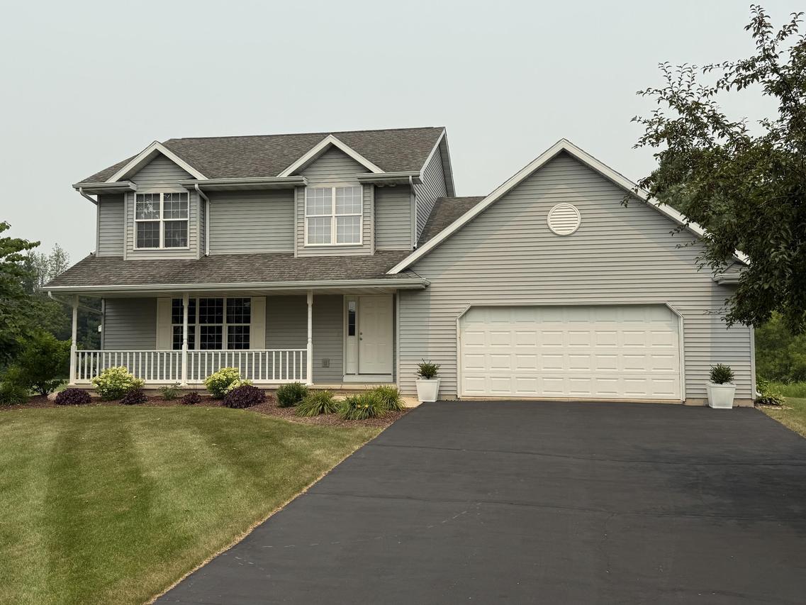 5071 Snapdragon Cir, Little Suamico, WI 54141
