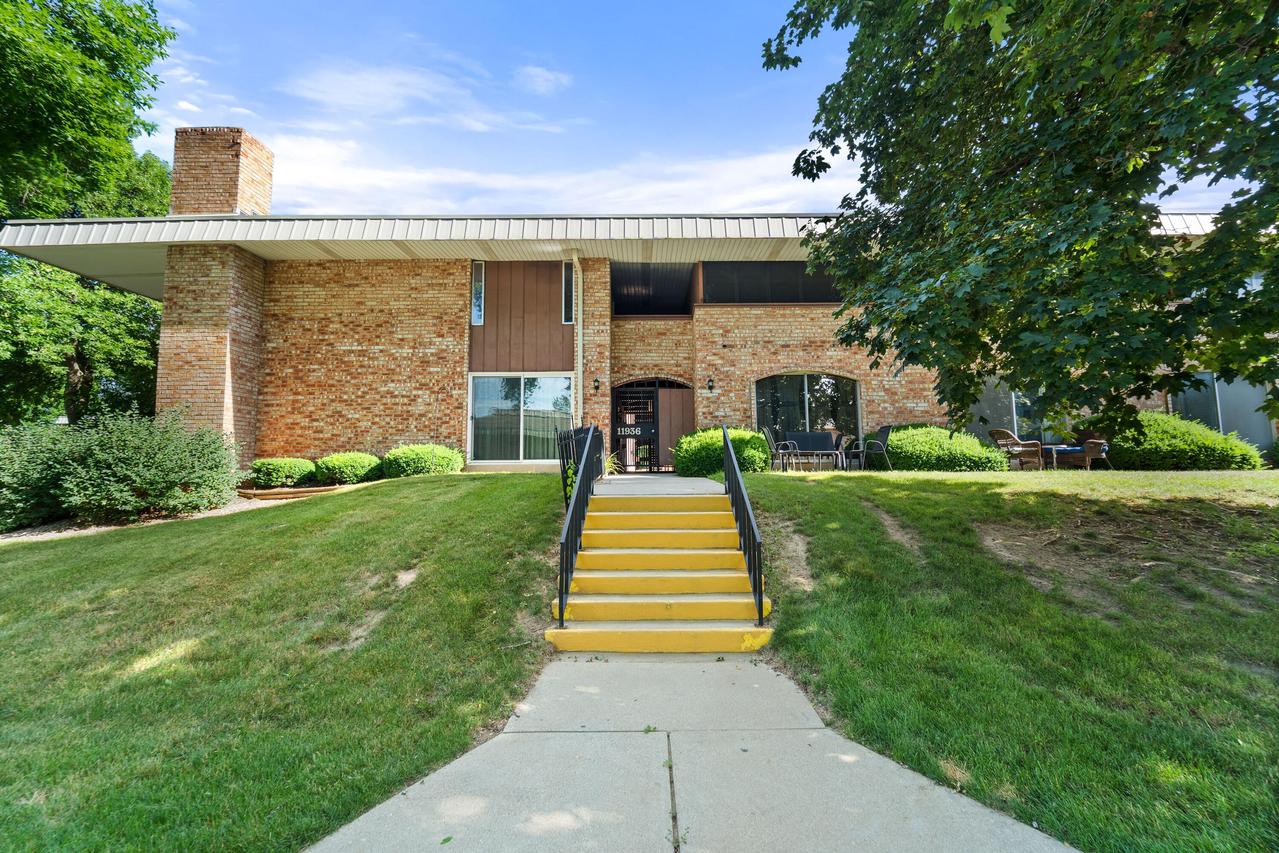 11936 W Mll Rd, Milwaukee, WI 53225