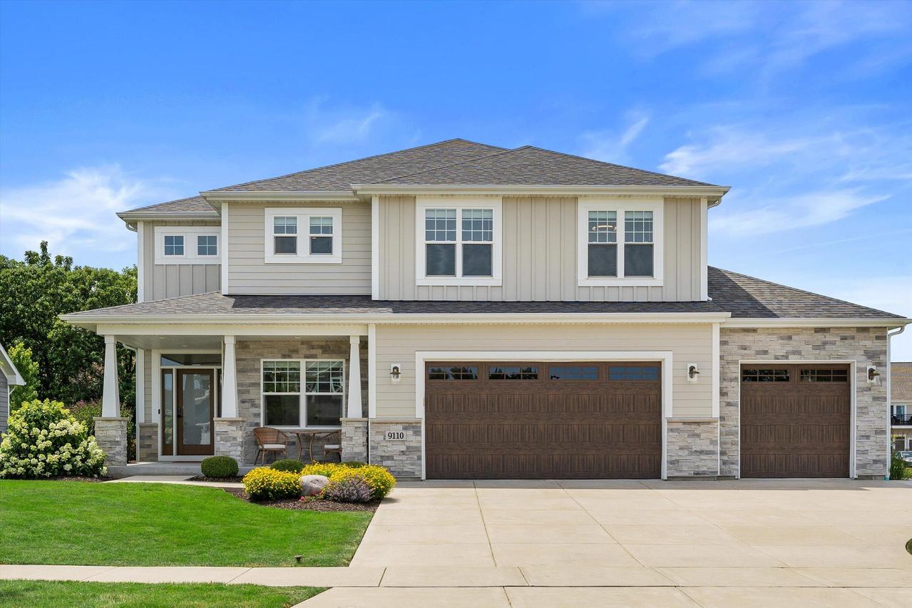 9110 Creekside Cir, Pleasant Prairie, WI 53158