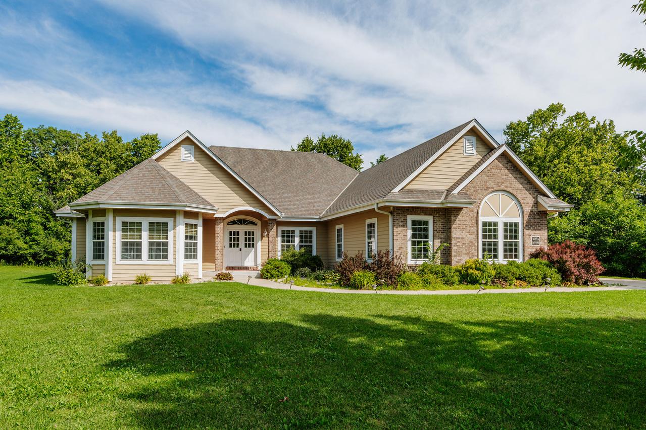 W209N11385 Reger Ct, Germantown, WI 53022