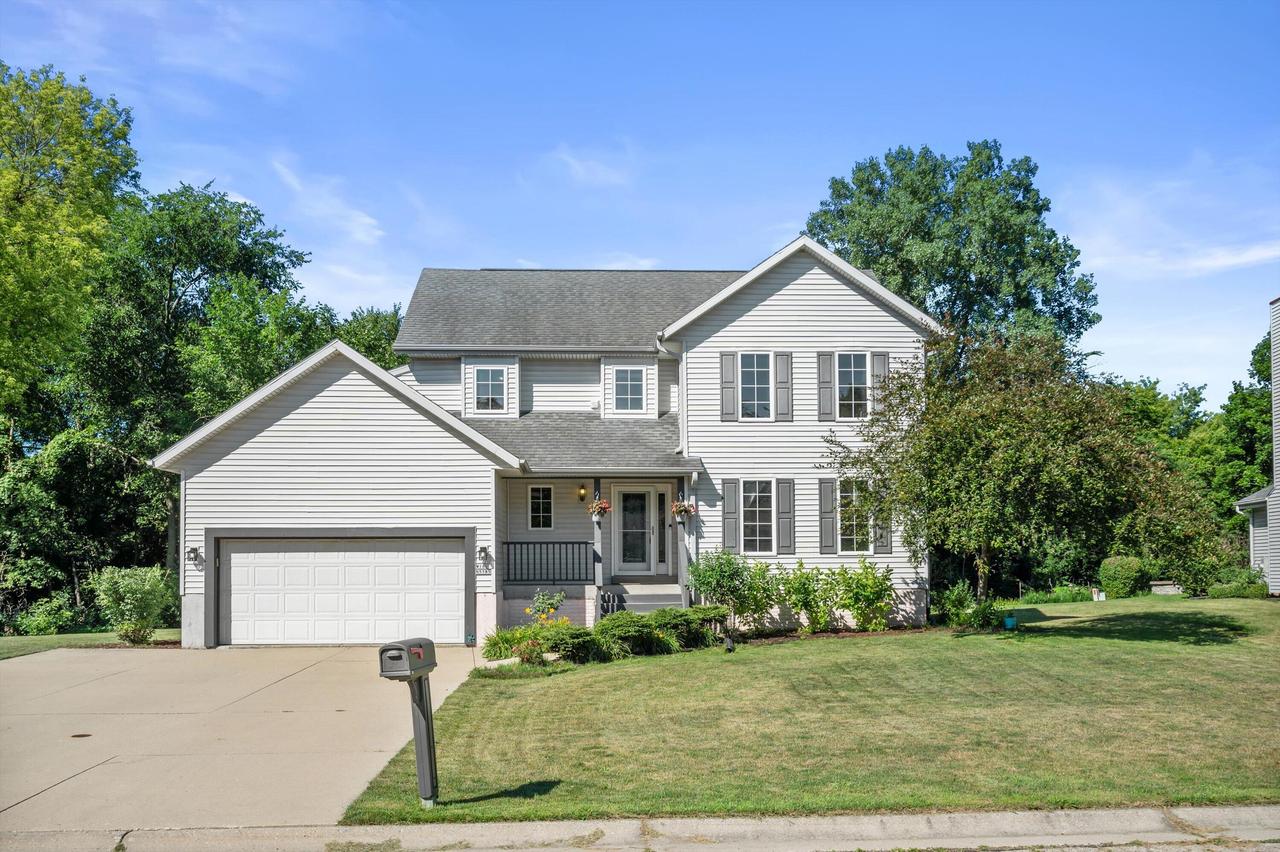 W161N5785 Cheryln Dr, Menomonee Falls, WI 53051