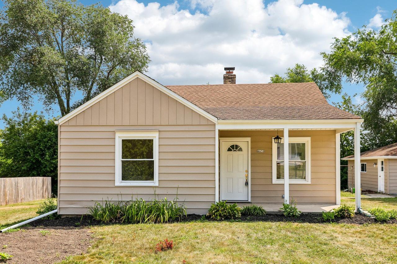 4650 S 109th St, Greenfield, WI 53228