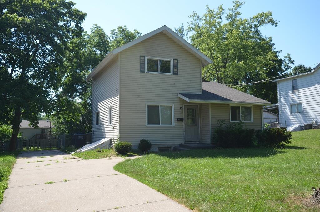 562 S Franklin St, Whitewater, WI 53190