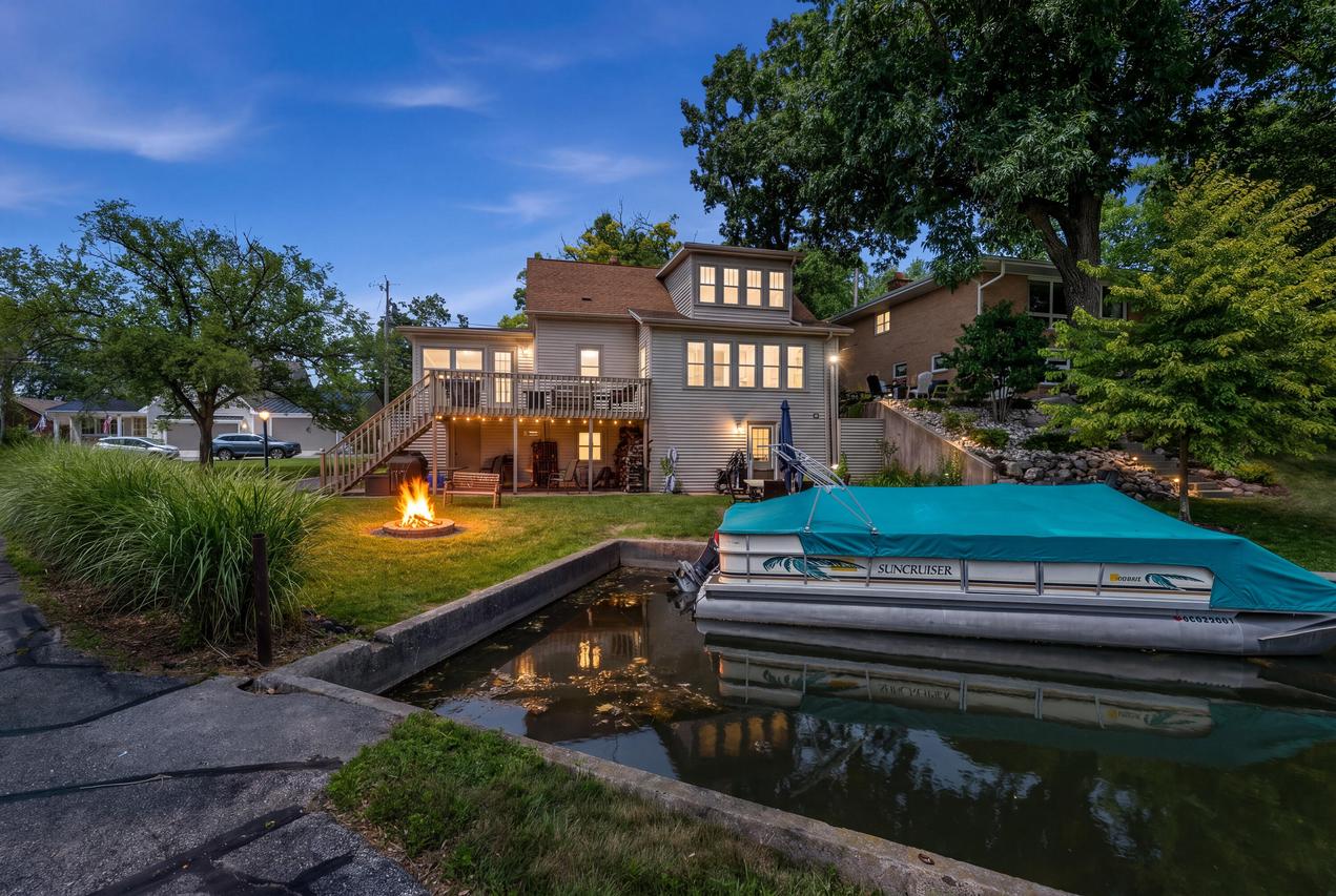 30421 Forest Dr, Burlington, WI 53105