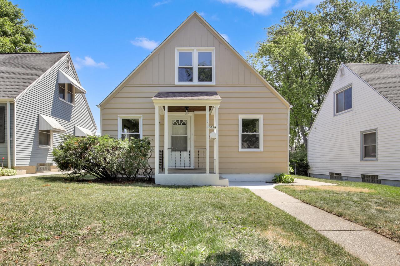 3716 S 19th St, Milwaukee, WI 53221