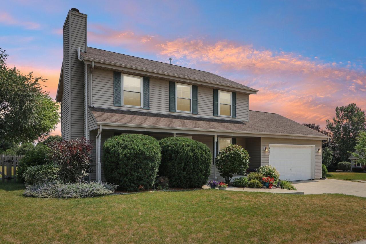 2301 Linda Ct, Waukesha, WI 53188