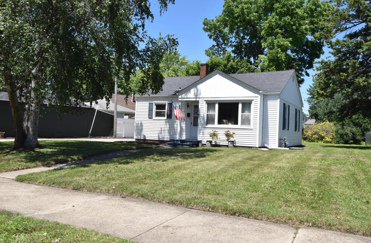 2030 Webster St, Racine, WI 53403