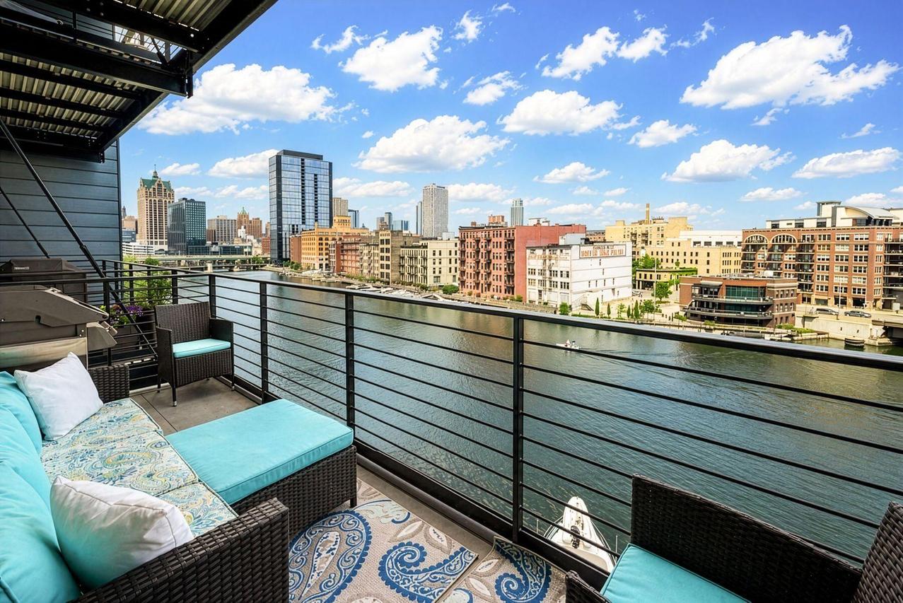 106 W Seeboth St #616, Milwaukee, WI 53204